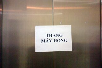 Hỏng thang máy chung cư nhà lập trình viên và cách chuyên gia xử lý thang máy