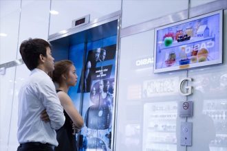 Quảng cáo màn hình LED thang máy tại sao không?